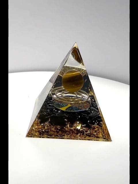 Pirâmide Orgonite Olho de Tigre e Obsidiana Negra Árvore da Vida e Espiral